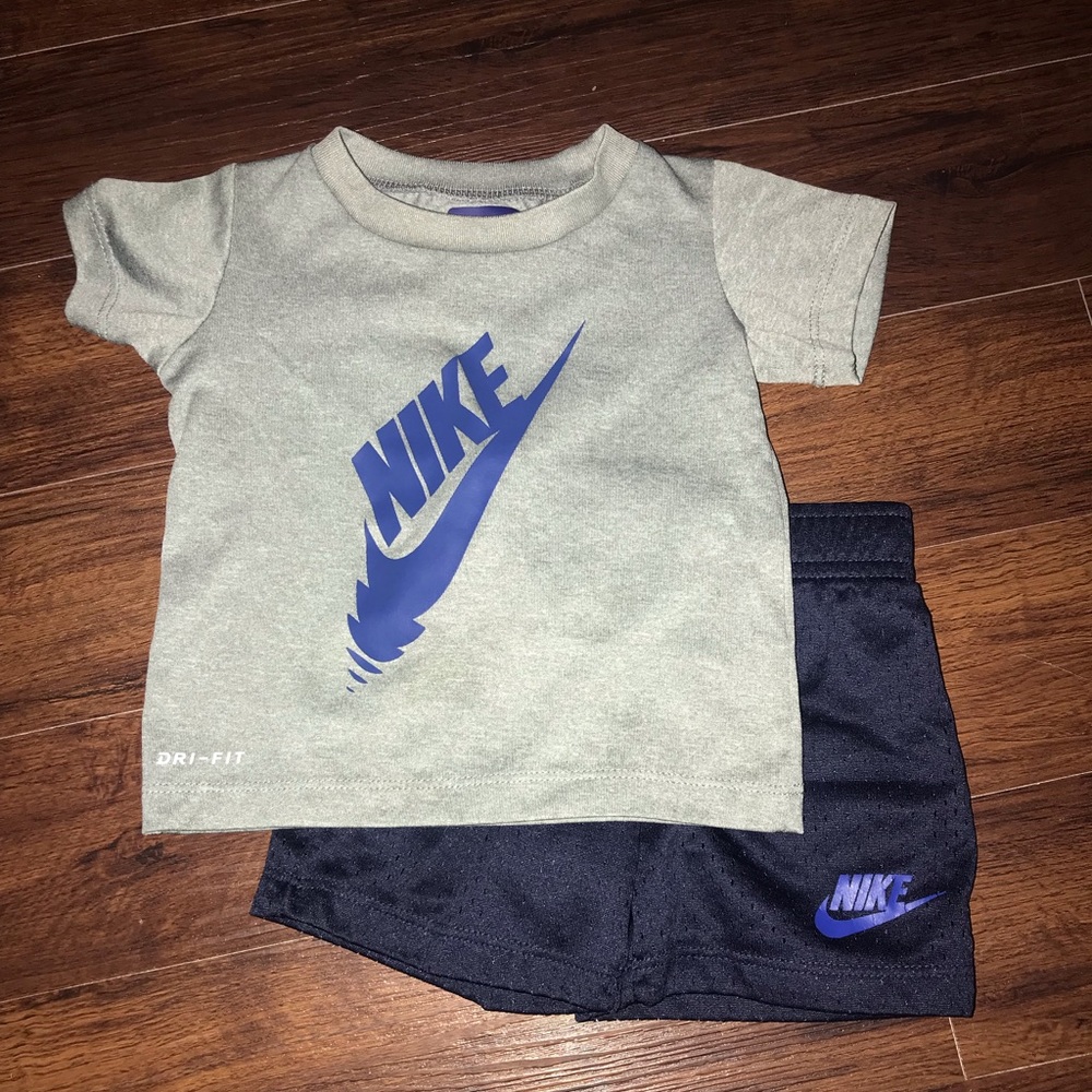 EUC Nike